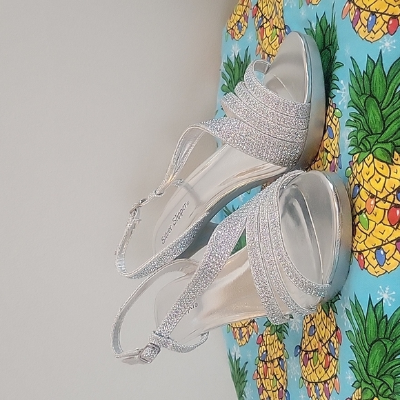 Silver Slipper - worn for a wedding for a few hours then switched to flats! - Picture 1 of 5